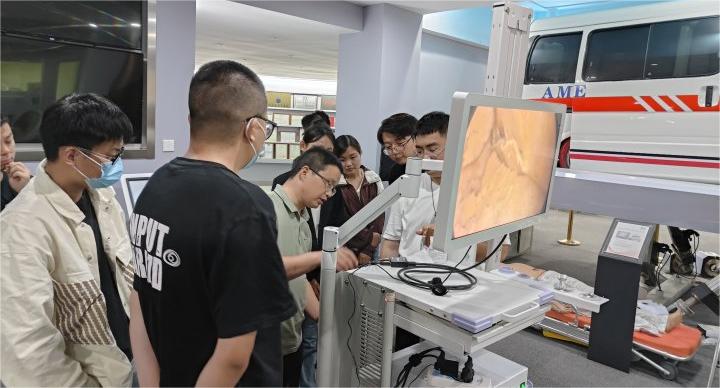 首批衛生專業技術人員職稱評審手術視頻制作服務商成功簽約